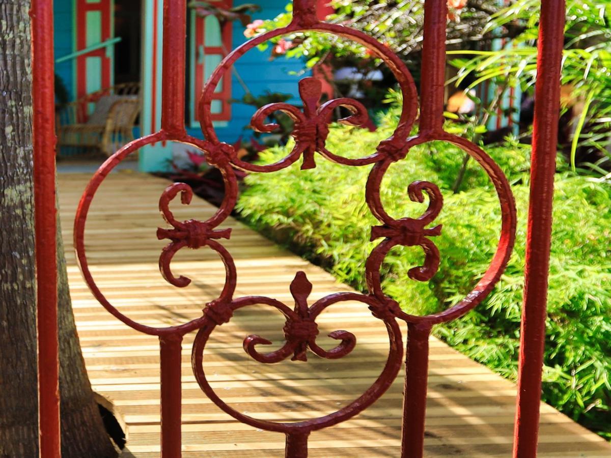 L'incroyable maison de Mamie MECHANT Saint-Philippe Extérieur photo